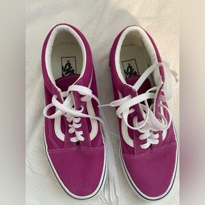 Size Women’s 9 - VANS Old Skool Cherries Jubilee
